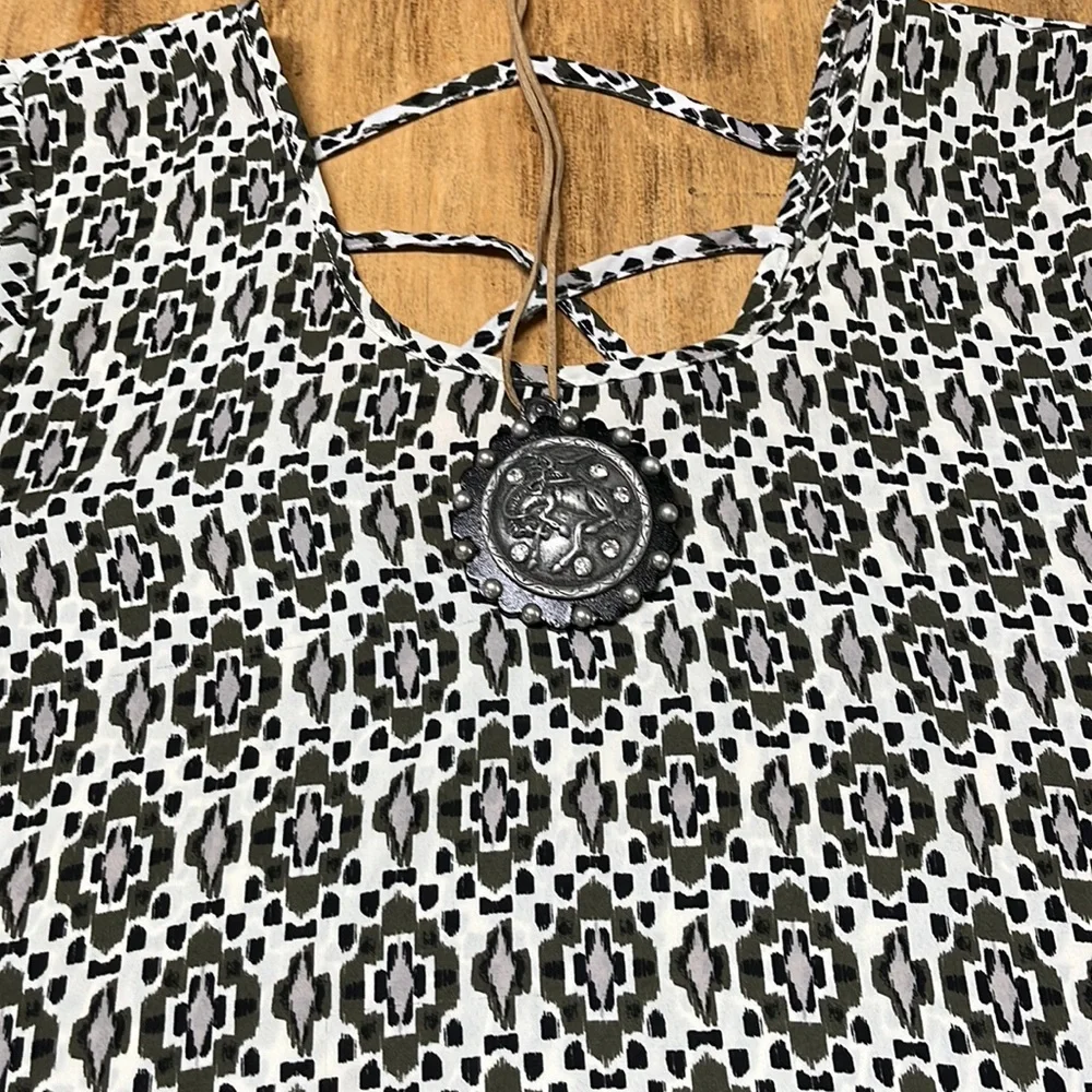 Maurice’s top - Picture 3 of 5